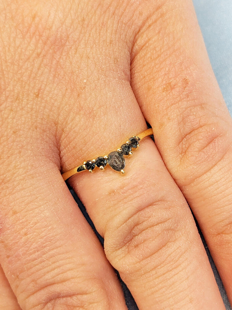 Salt and Pepper Diamond Matching Ring, Vintage 18k Solid Gold Ring, Pear and Round Curved Wedding Band, Stacking Rings for Women, Crown Ring