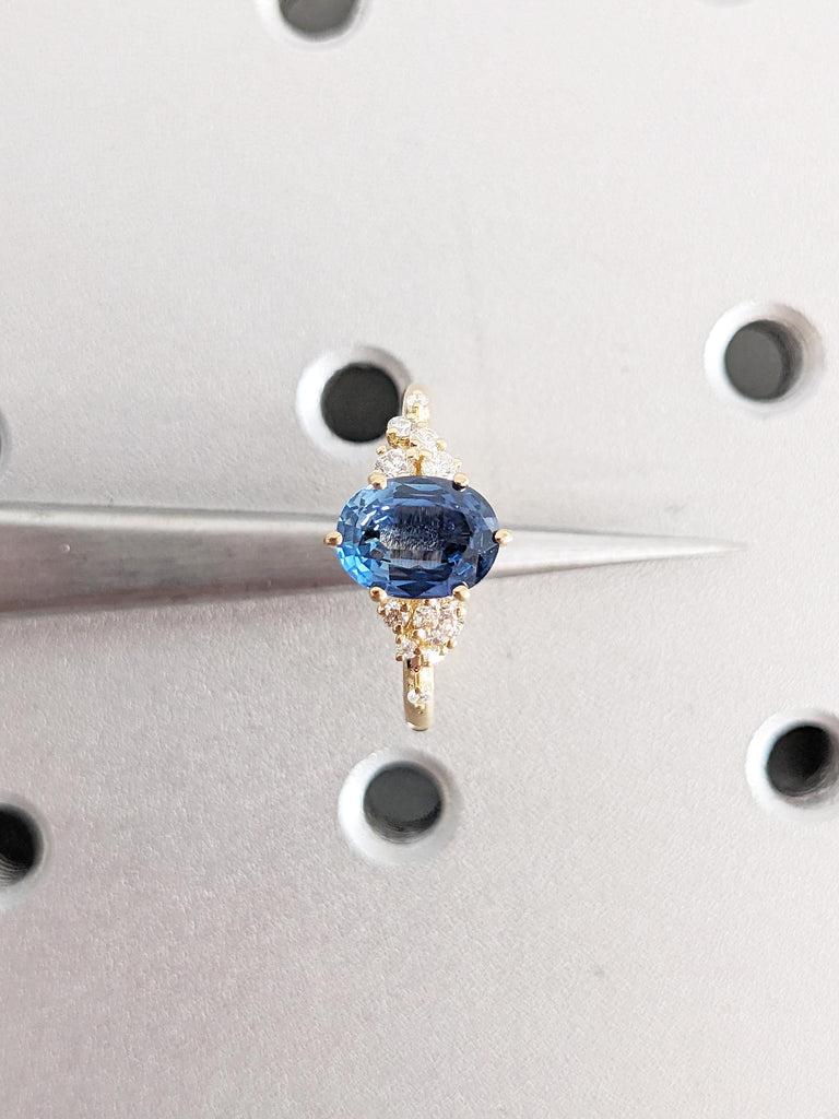 Oval Natural Sapphire Ring