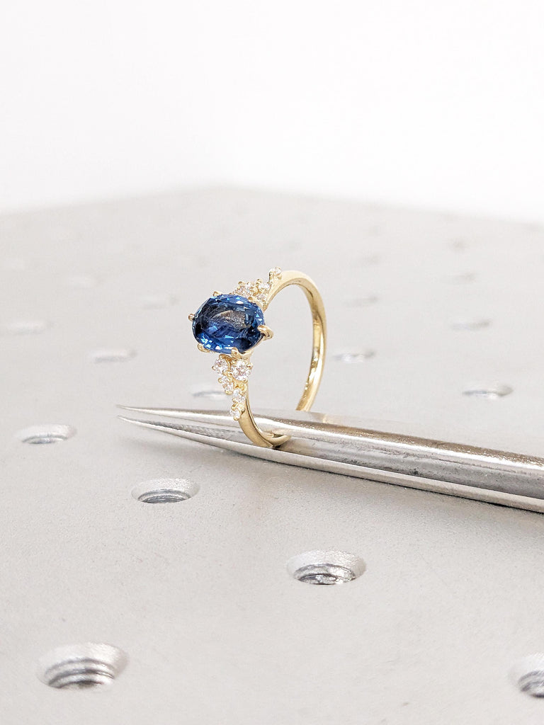 Oval Engagement Ring