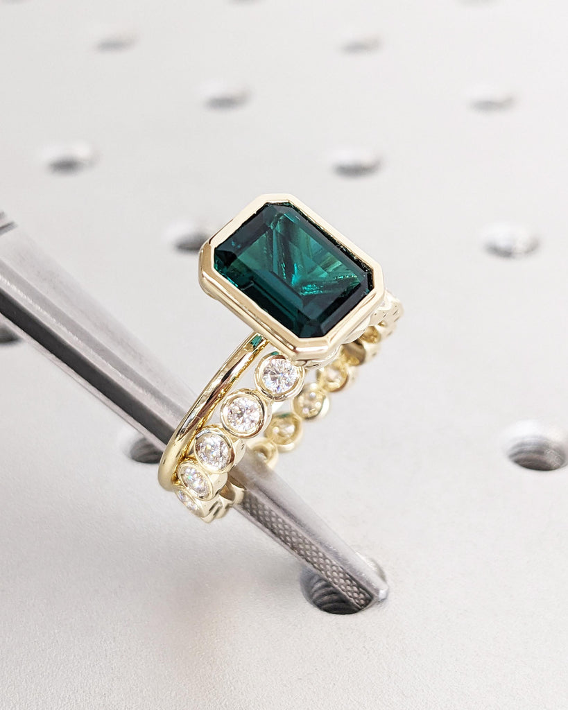 2pcs Vintage Emerald Cut Emerald Engagement Ring Set, Bezel Set Green Emerald Ring Promise Ring Set, Moissanite Wedding Band Bridal Ring Set
