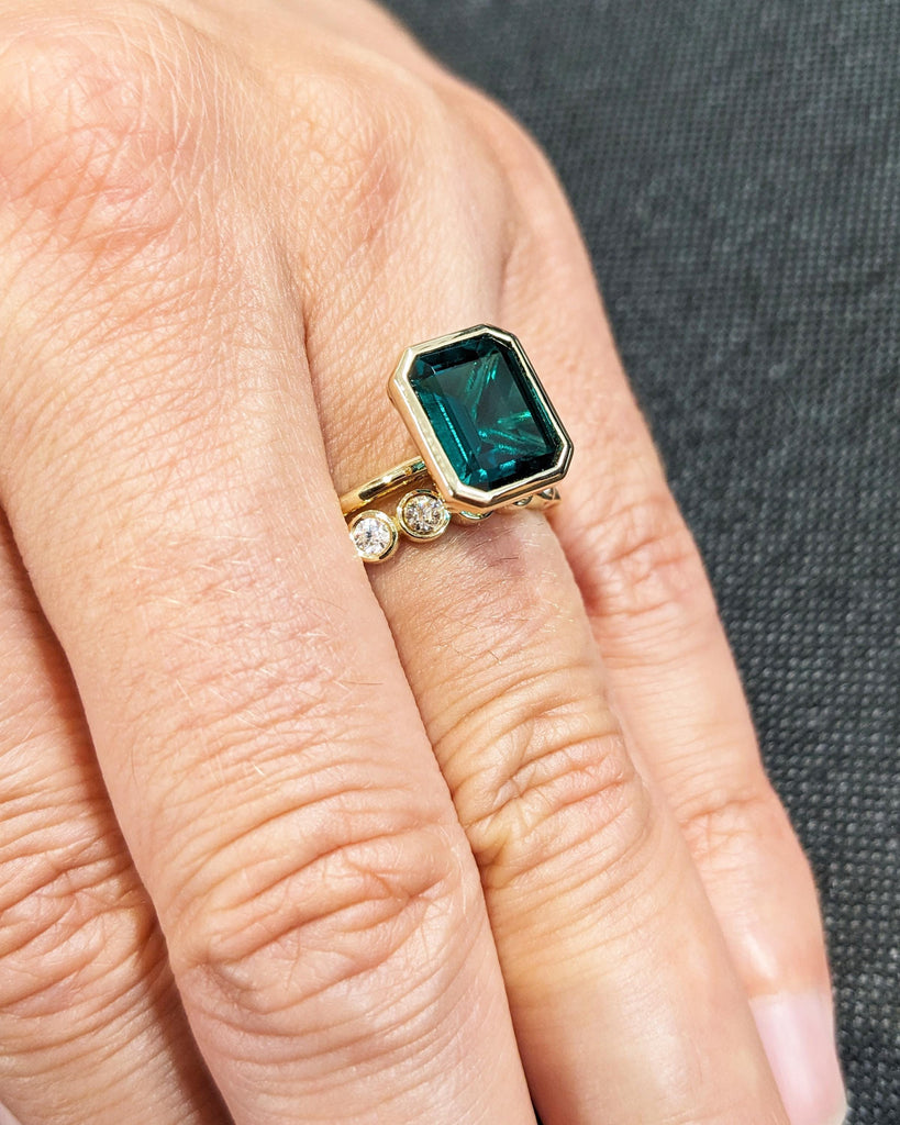 2pcs Vintage Emerald Cut Emerald Engagement Ring Set, Bezel Set Green Emerald Ring Promise Ring Set, Moissanite Wedding Band Bridal Ring Set
