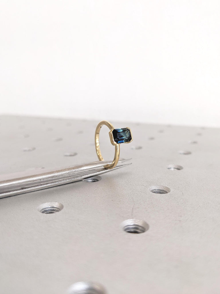 1ct Peacock Sapphire Engagement Ring