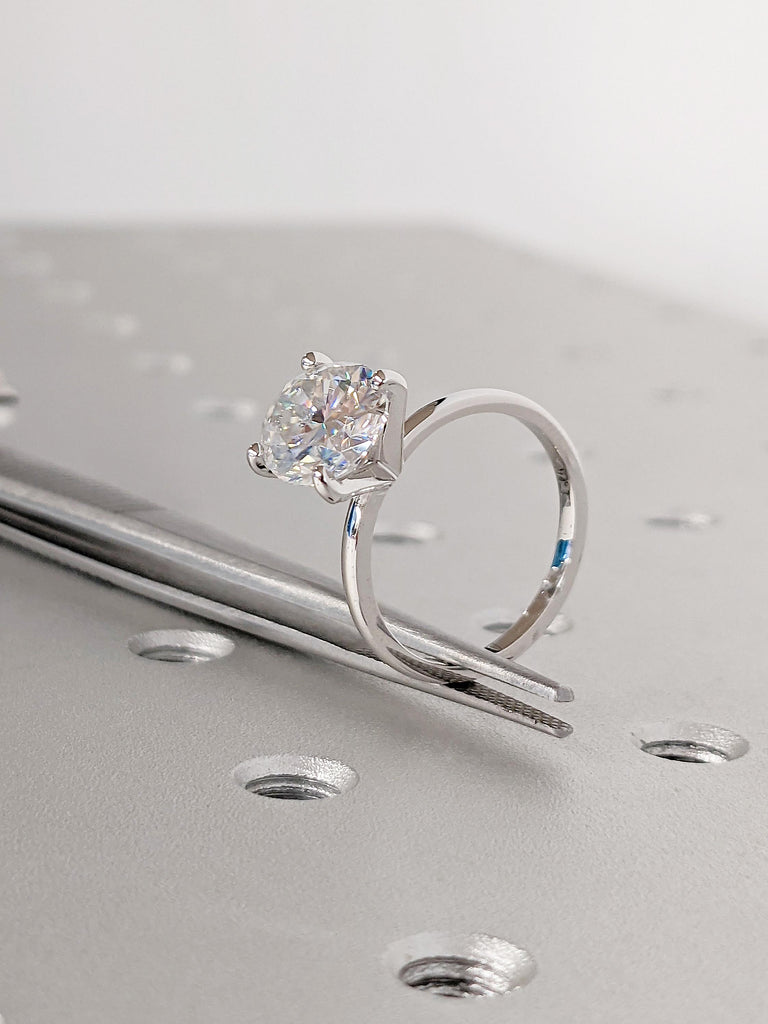 Solitaire Oval Moissanite Engagement Ring, 14K White Gold Minimalist anniversary Ring, Statement Ring, Stackable Ring, Simple promise Ring