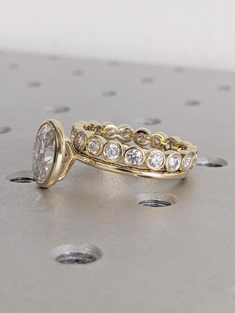 Oval Cut Moissanite Solitaire Wedding Ring, 14K Yellow Gold Engagement Ring, Bezel Set Moissanite Solitaire Ring, Vintage Bridal Ring Set