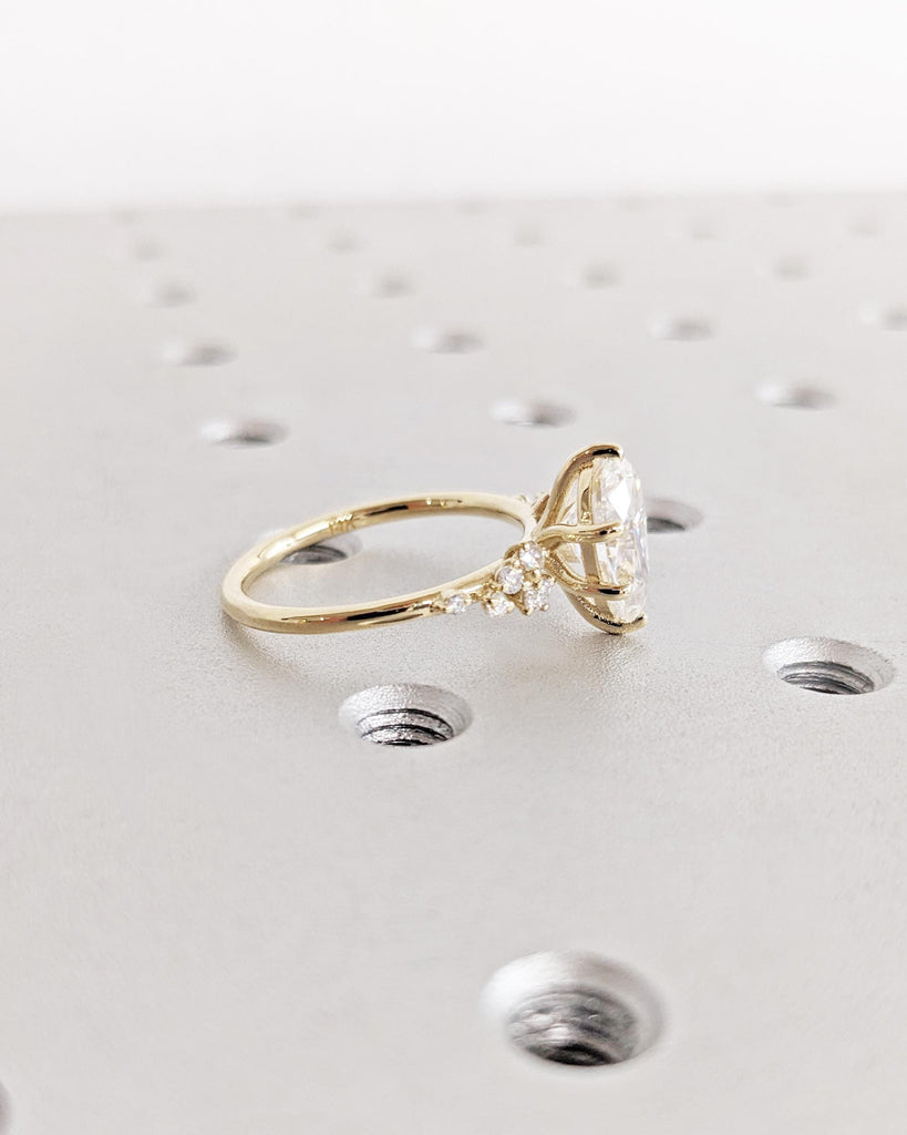 Vintage Pear Cut Moissanite Engagement Ring Solid Gold Unique Snowdrift 6 Prongs Engagement Ring Cluster Wedding Women Bridal Solitaire Ring