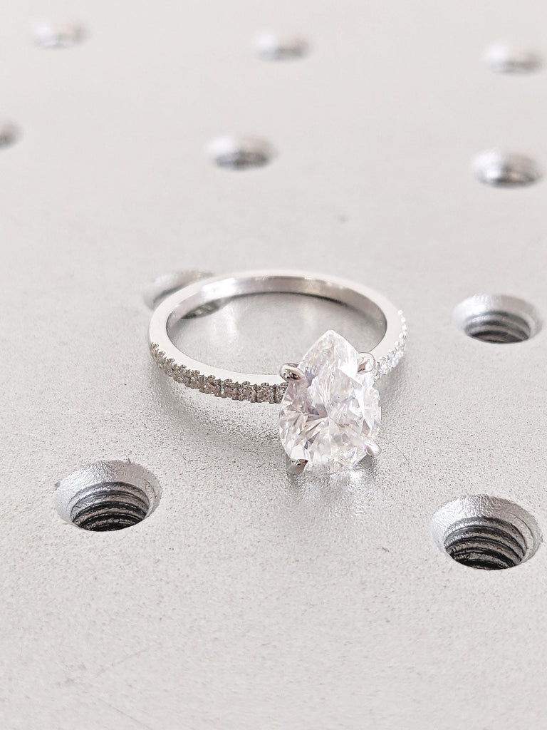 14k White Gold Wedding Ring