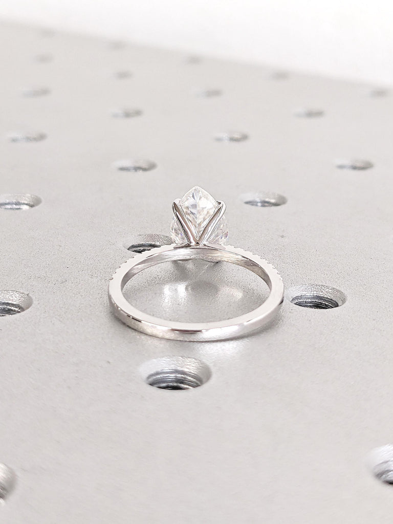 Pear Diamond Ring