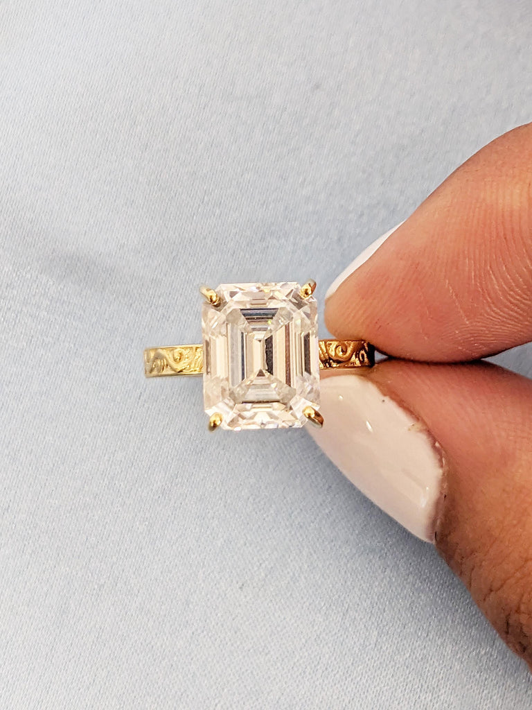 Unique Moissanite Solitaire Ring, Emerald Cut Moissanite Ring for Women, Filigree Ring, 18k Gold Engagement Ring, Wedding Anniversary Ring