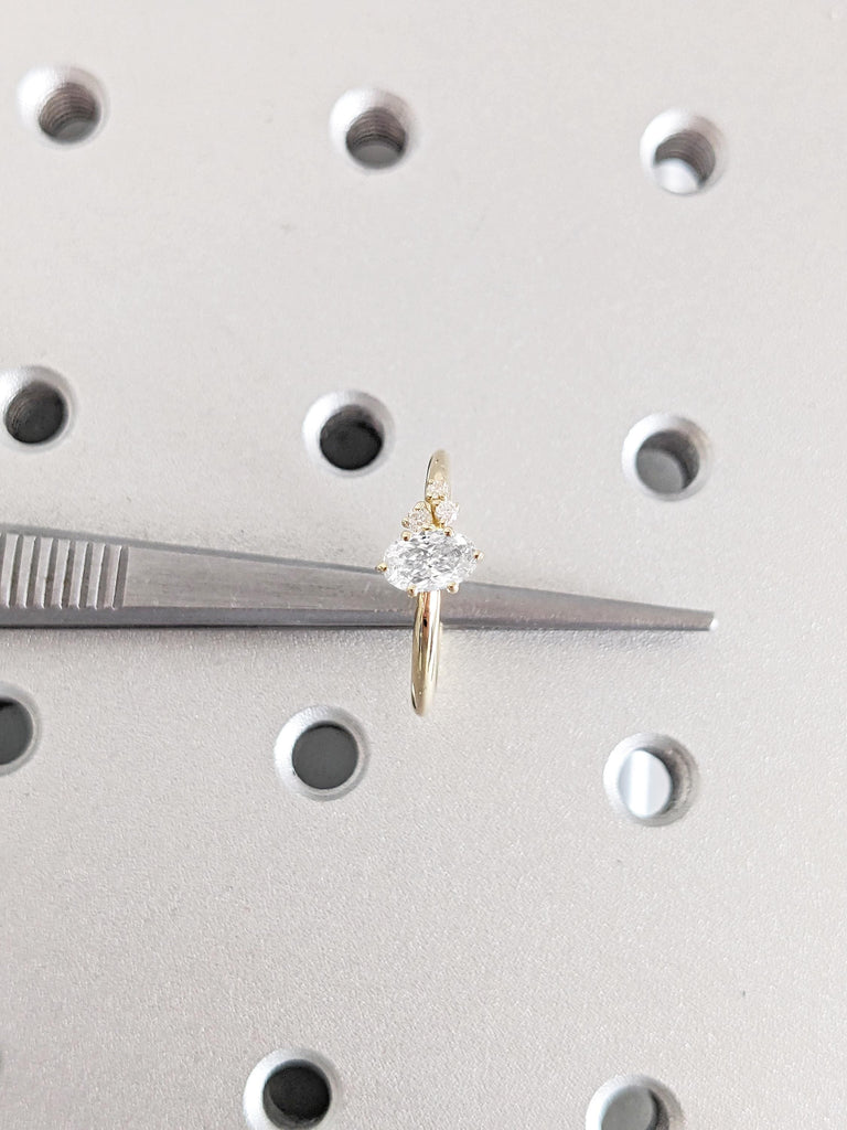 Oval Engagement Ring