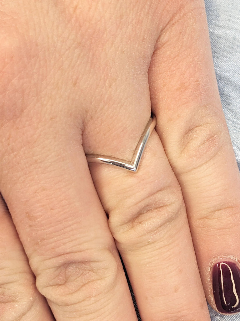 Solid Gold Rings for Women | V Shaped Stacking Ring | Curved Wedding Ring | Matching Ring | Delicate Ring