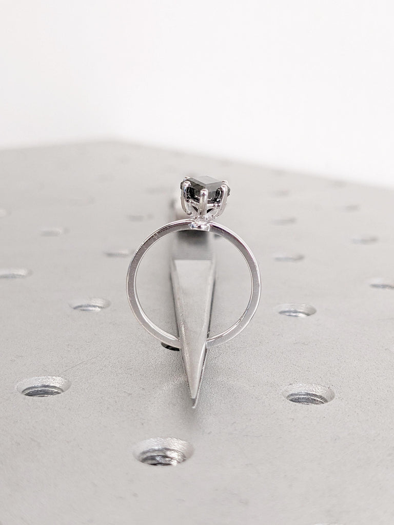 Vintage Salt and Pepper Diamond Ring, Kite Cut Engagement Ring, Hidden Diamond Ring, 18k Gold Promise Ring for Her, Kite Ring, Gift for Her