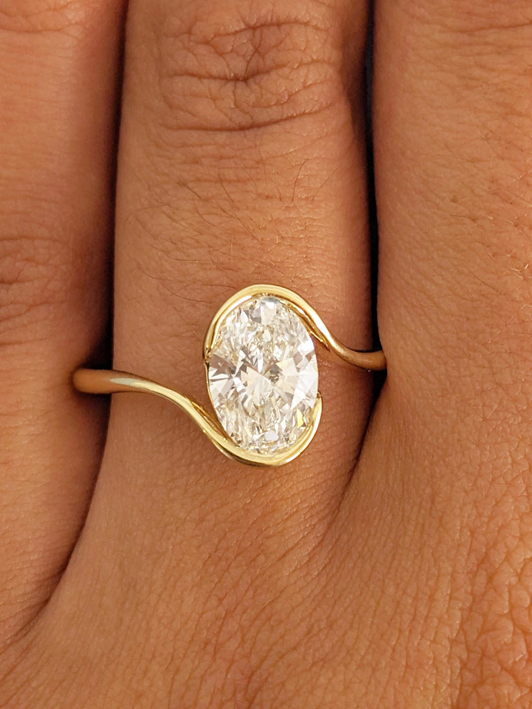 Oval Solitaire Ring, Anniversary Gift for Mom