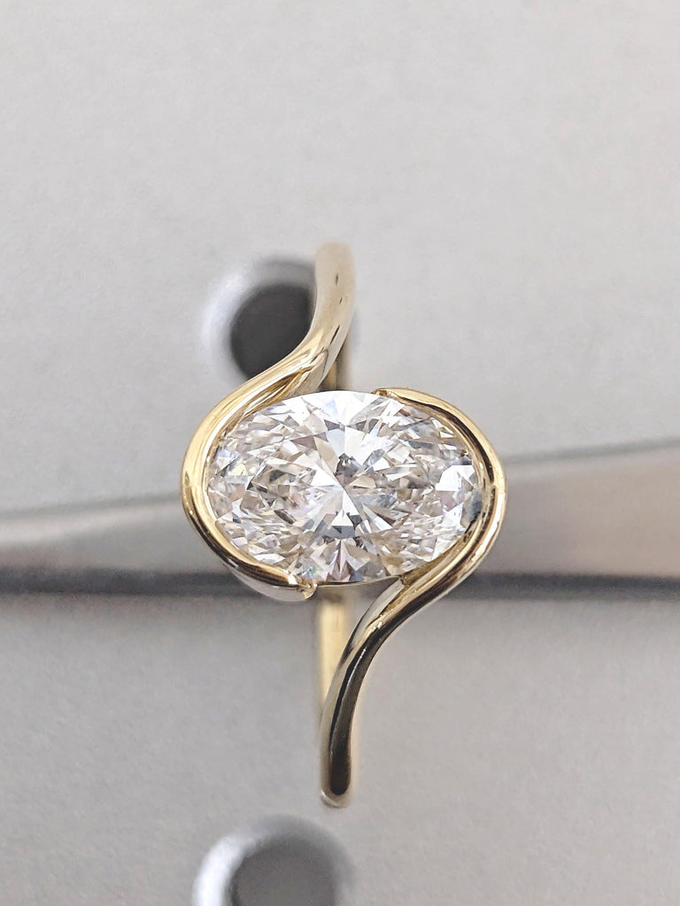 Lab Grown Diamond Engagement Ring, 18k Yellow Gold Bezel Set Ring, Bypass Engagement Rings, Oval Solitaire Ring, Anniversary Gift for Mom