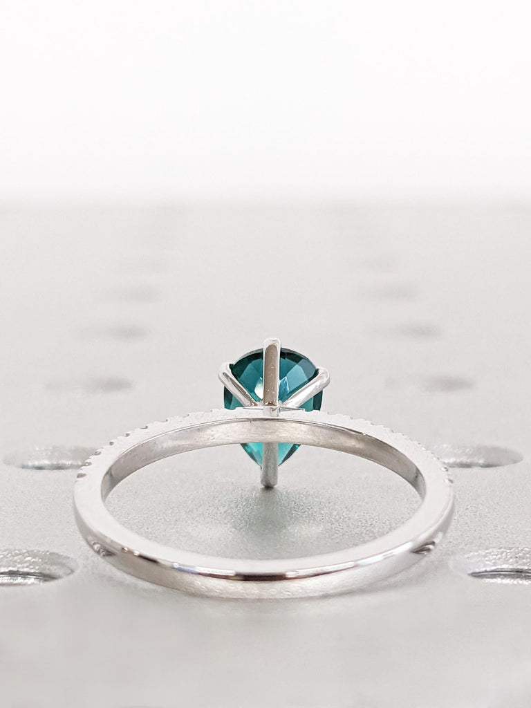 Pear Cut Emerald Engagement Ring, Pear Shaped Lab Emerald Wedding Ring, White Gold Tear Drop Green Emerald Ring with Diamonds, May Gemstone