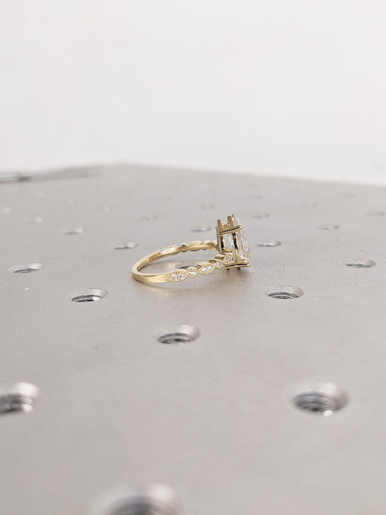 Pear Cut Moissanite Engagement Ring, 18k Solid Gold Ring, Pear Moissanite Ring, Milgrain Wedding Ring, Handmade Ring, Unique Gift for Mom