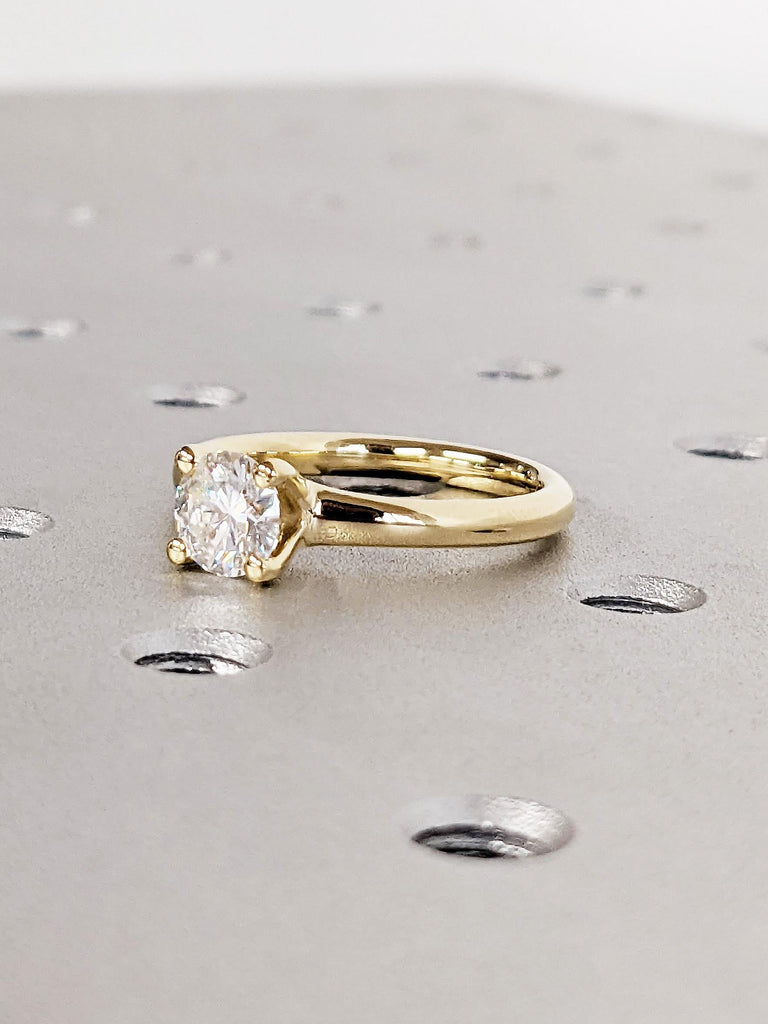 Classic Round Cut Moissanite Bridal Engagement Ring, Dainty 14K Yellow Gold Diamond Wedding Band, Minimalist White Diamond Anniversary Ring