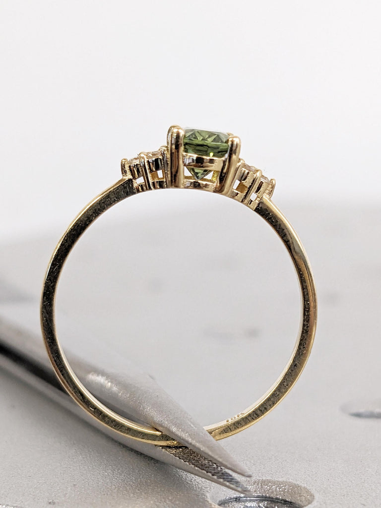 Art Deco Peacock Sapphire Engagement Ring, Oval Cut 18K Solid Gold Ring, Montana Sapphire Gemstone Ring, Diamond Cluster Anniversary Ring