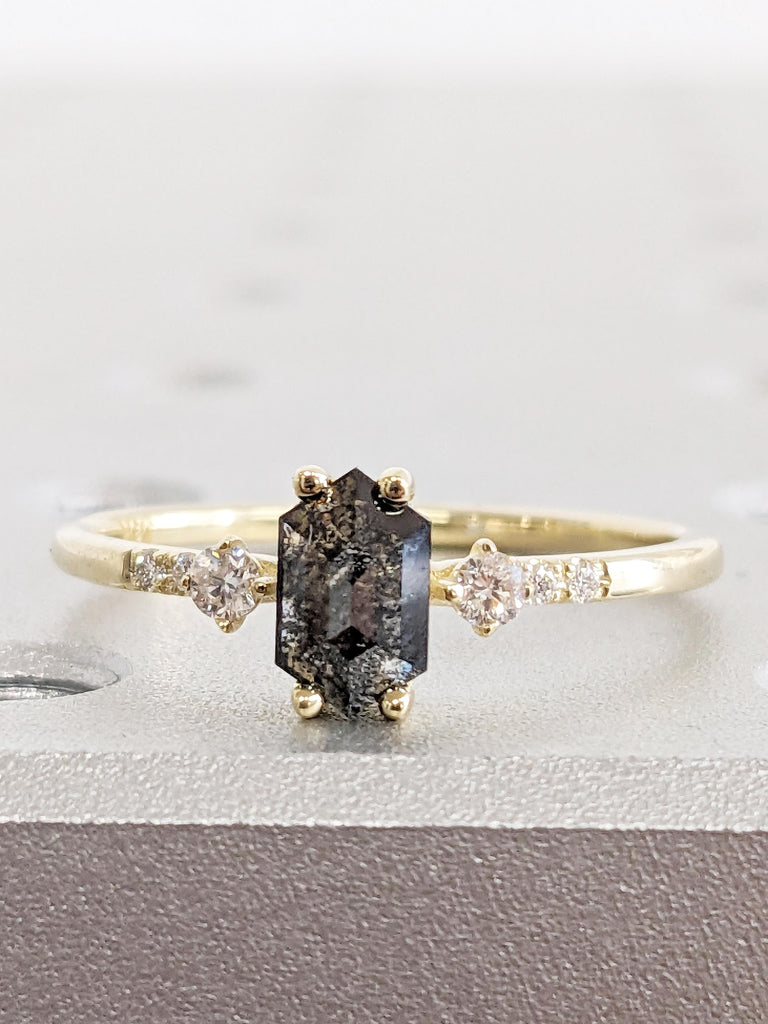 Art Deco Salt and Pepper Diamond Ring, Dainty Engagement Ring, 18k/14k Gold Ring, Anniversary Gift for Wife, Raw Diamond Ring, Hexagon Ring