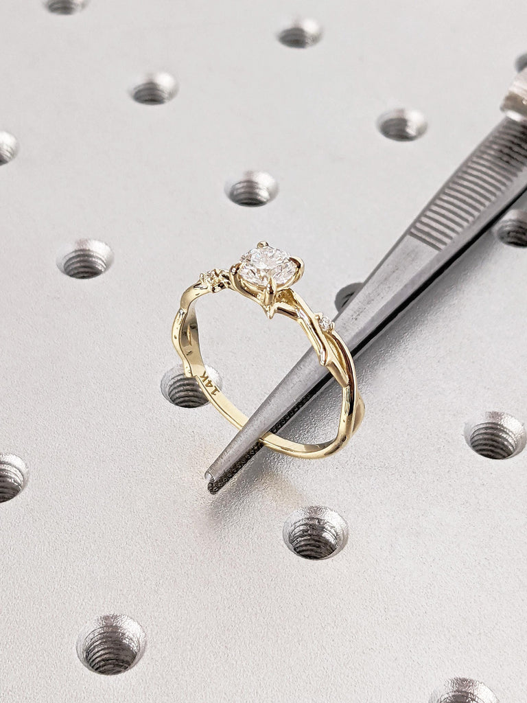 Twisted Vine Round Moissanite Diamond Engagement Ring, Rustic 14K Solid Yellow Gold Nature Ring, Dainty Claw Prongs, Cottagecore Aesthetic