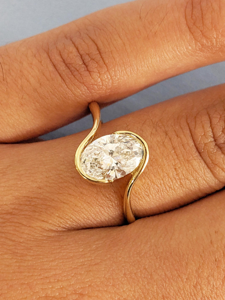 Lab Grown Diamond Engagement Ring, 18k Yellow Gold Bezel Set Ring, Bypass Engagement Rings, Oval Solitaire Ring, Anniversary Gift for Mom
