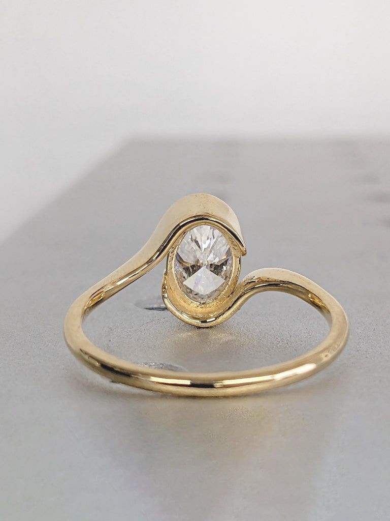 18k Yellow Gold Bezel Set Ring