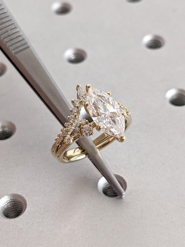 Vintage Lab Grown Diamond Engagement Ring Set | 14K 18K Yellow Gold Ring | Marquise cut Wedding Ring for Women | IGI Diamond Bridal Ring Set