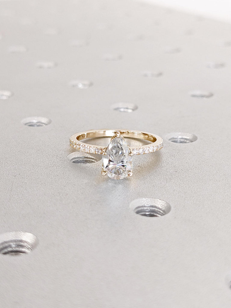 Pear Cut Moissanite Wedding Ring