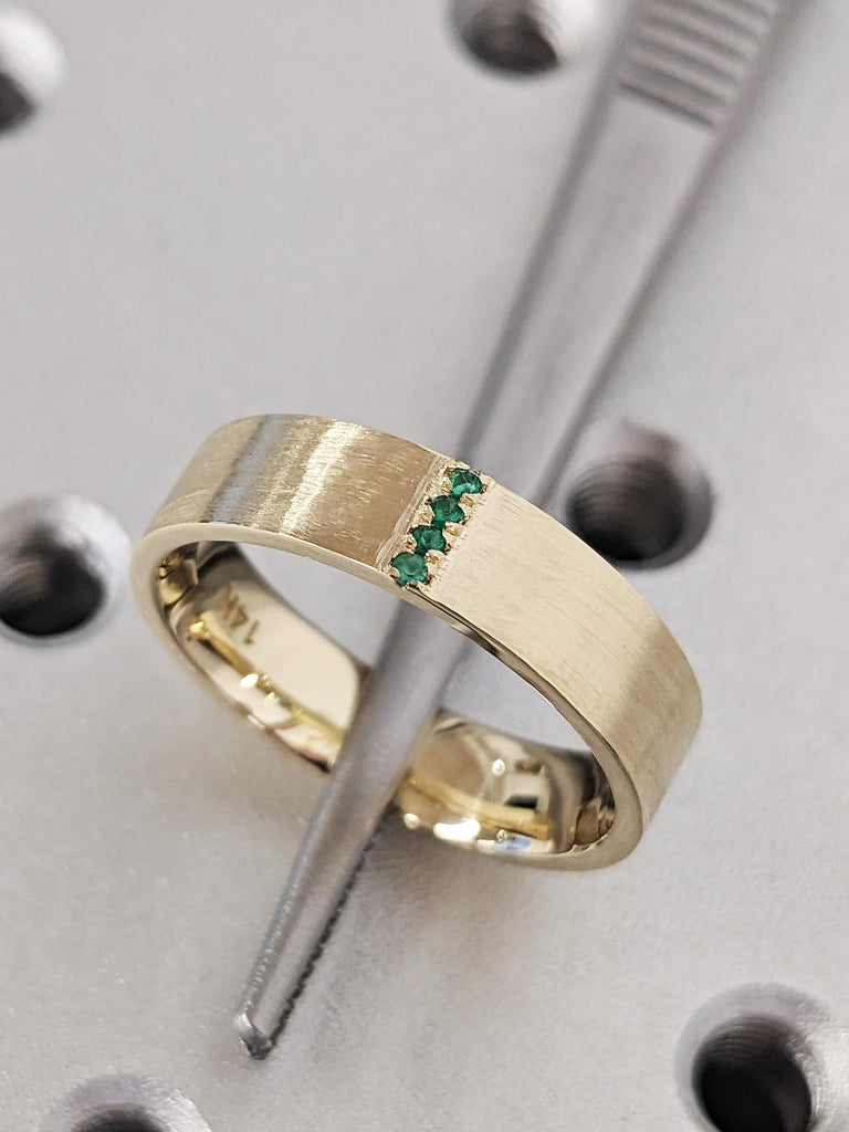 14K Solid Yellow Gold Green Emerald Cut Men's Wedding Band, Round Cut Emerald Brushed Finished Engagement Ring, Simple 5mm Gold Band For Him