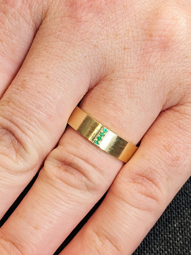 14K Solid Yellow Gold Green Emerald Cut Men's Wedding Band, Round Cut Emerald Brushed Finished Engagement Ring, Simple 5mm Gold Band For Him