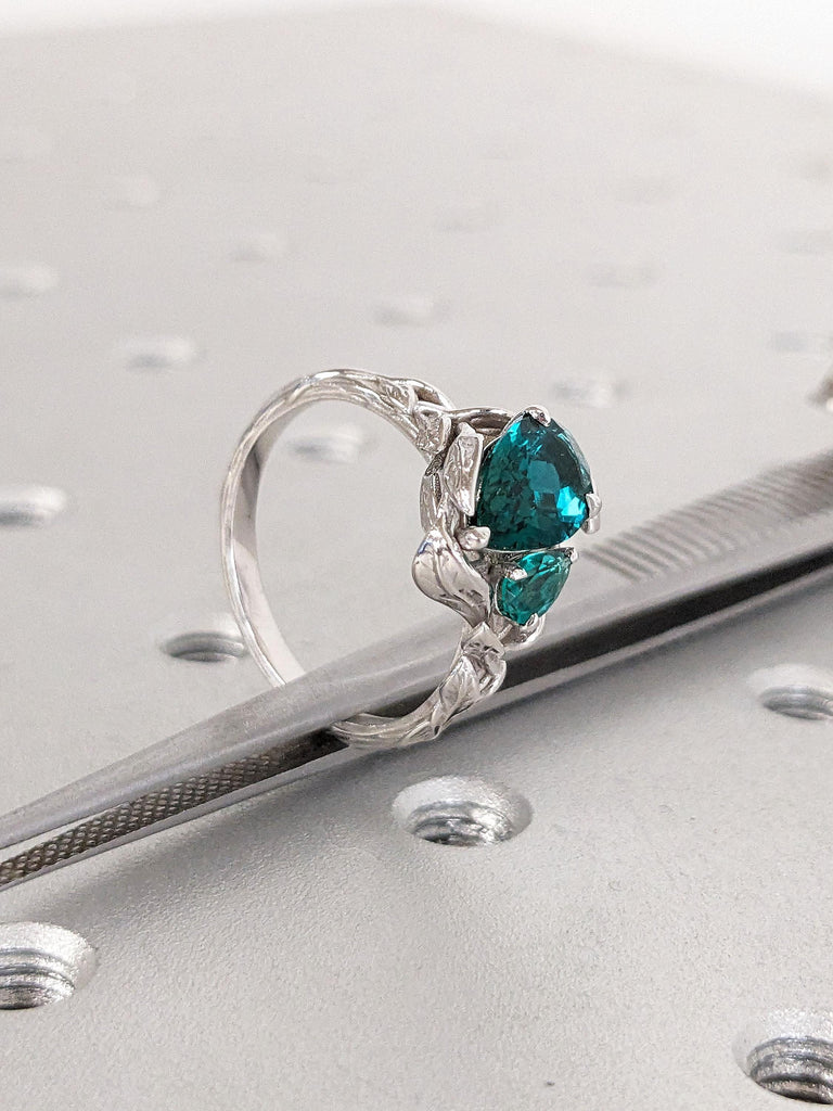 May Birthstone Emerald Ring Birthday Gift for Her Mom Sister Girlfriend Wife | 14k White Gold Engagement Ring