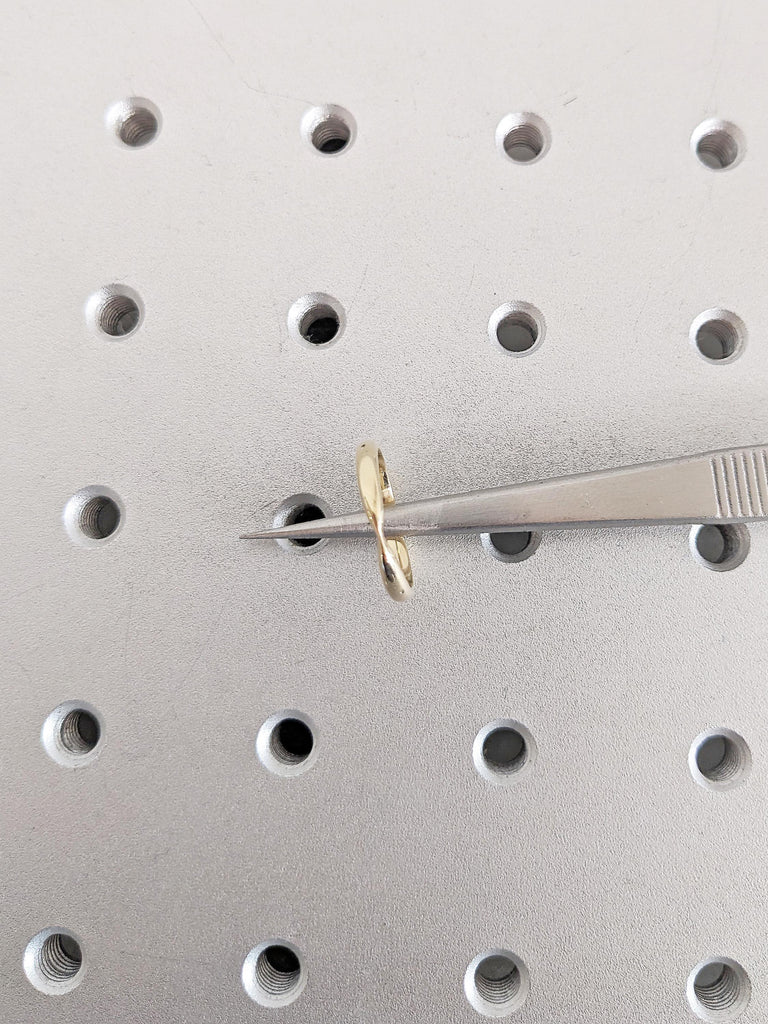 Women Wedding Band, 14k Solid Gold Ring, Pinched Wedding Ring, Matching Rings, Bow Tie Thin Wedding Band, Dainty Stacking Ring, Gift for Her