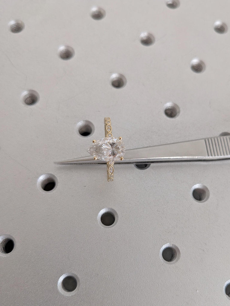 Pear Cut Moissanite Engagement Ring, 18k Solid Gold Ring, Pear Moissanite Ring, Milgrain Wedding Ring, Handmade Ring, Unique Gift for Mom