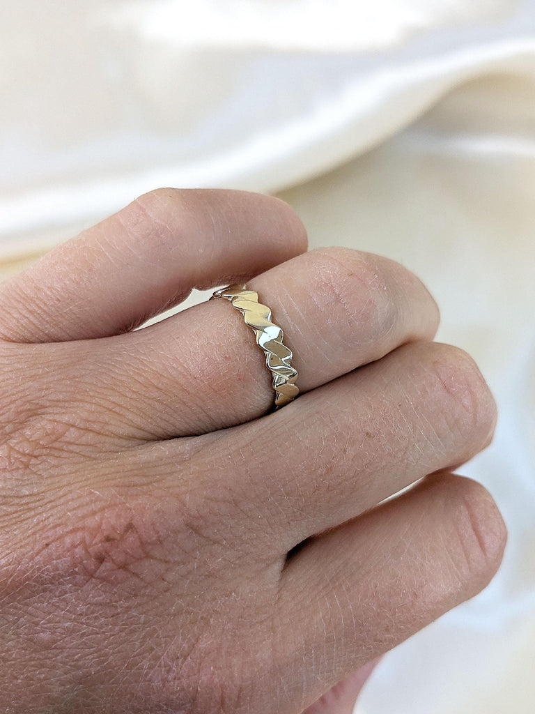 Classic Solid Gold Women Wedding Band, Infinity Twist Wedding Band, Simple Daily Wear Band, Delicate Twisting Ring, Stackable Matching Band