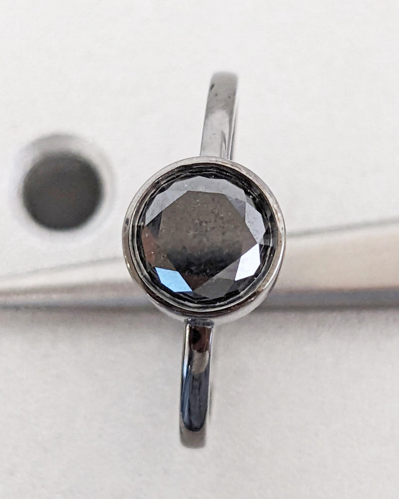 Round Bezel Solitaire Ring Brilliant Cut Galaxy Salt & Pepper Diamond Engagement Ring Dainty Diamond Promise Ring Bezel Ring Black Gold Ring