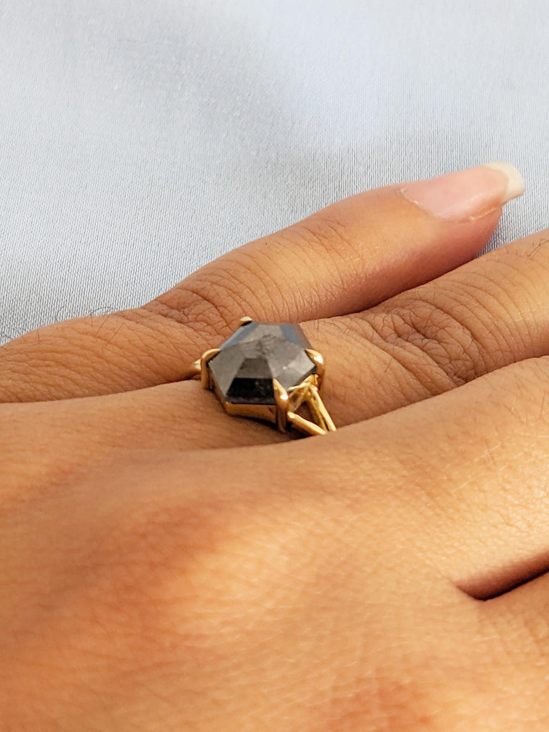 Split Shank Engagement Ring, Vintage Salt and Pepper Diamond Ring, 18k Solid Gold Ring, Hexagon Diamond Ring, Personalized Statement Ring