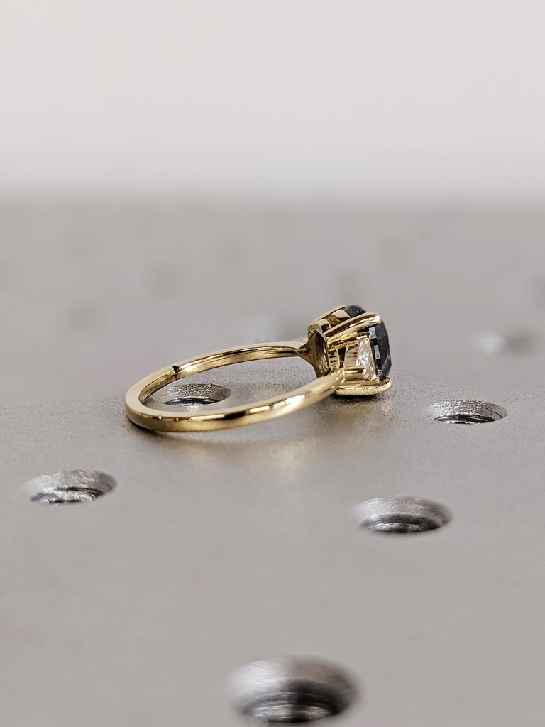 14K Solid Yellow Gold Raw Salt and Pepper Bridal Engagement Ring, Trillion Cut White Diamond Gold Band, Round Cut Salt & Pepper Wedding Ring