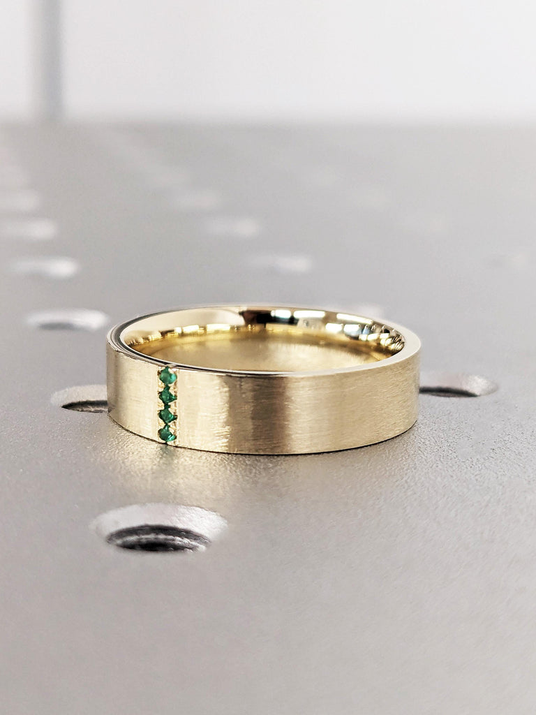 14K Solid Yellow Gold Green Emerald Cut Men's Wedding Band, Round Cut Emerald Brushed Finished Engagement Ring, Simple 5mm Gold Band For Him