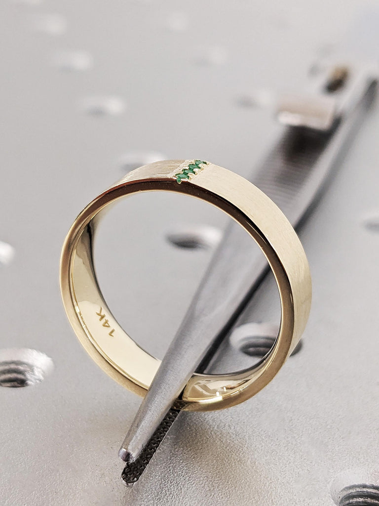 14K Solid Yellow Gold Green Emerald Cut Men's Wedding Band, Round Cut Emerald Brushed Finished Engagement Ring, Simple 5mm Gold Band For Him