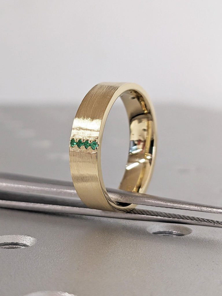 14K Solid Yellow Gold Green Emerald Cut Men's Wedding Band, Round Cut Emerald Brushed Finished Engagement Ring, Simple 5mm Gold Band For Him