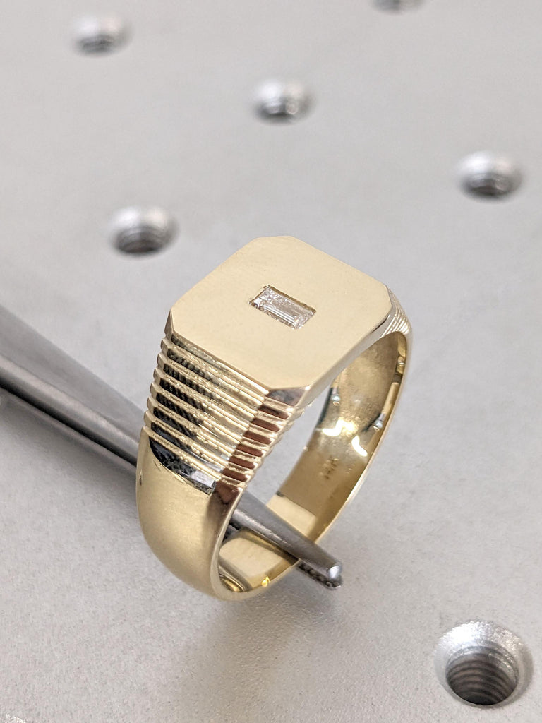 14k Gold Square Signet Ring For Men / Men&#39;s Personalized Gold Signet Ring / Anniversary Gift | Men&#39;s Exclusive Jewelry Gifts