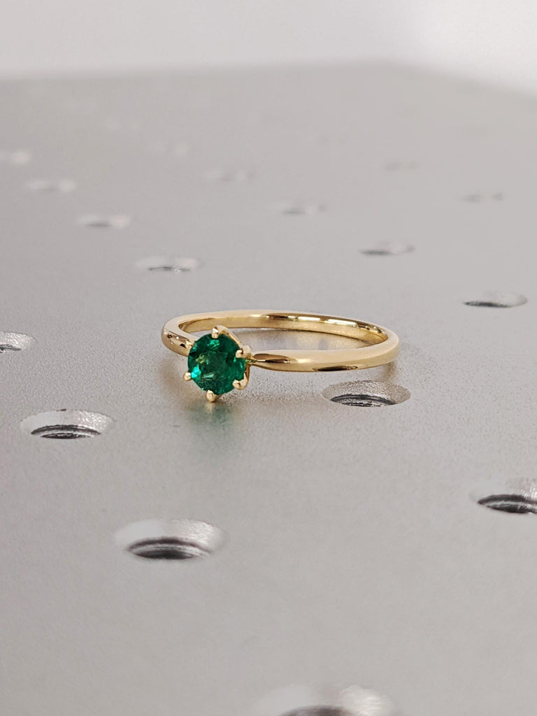 Dainty Green Lab Emerald Women's Engagement Ring, 18K Solid Yellow Gold Round Cut Solitaire Wedding Band, Custom Bridal Wedding Jewelry