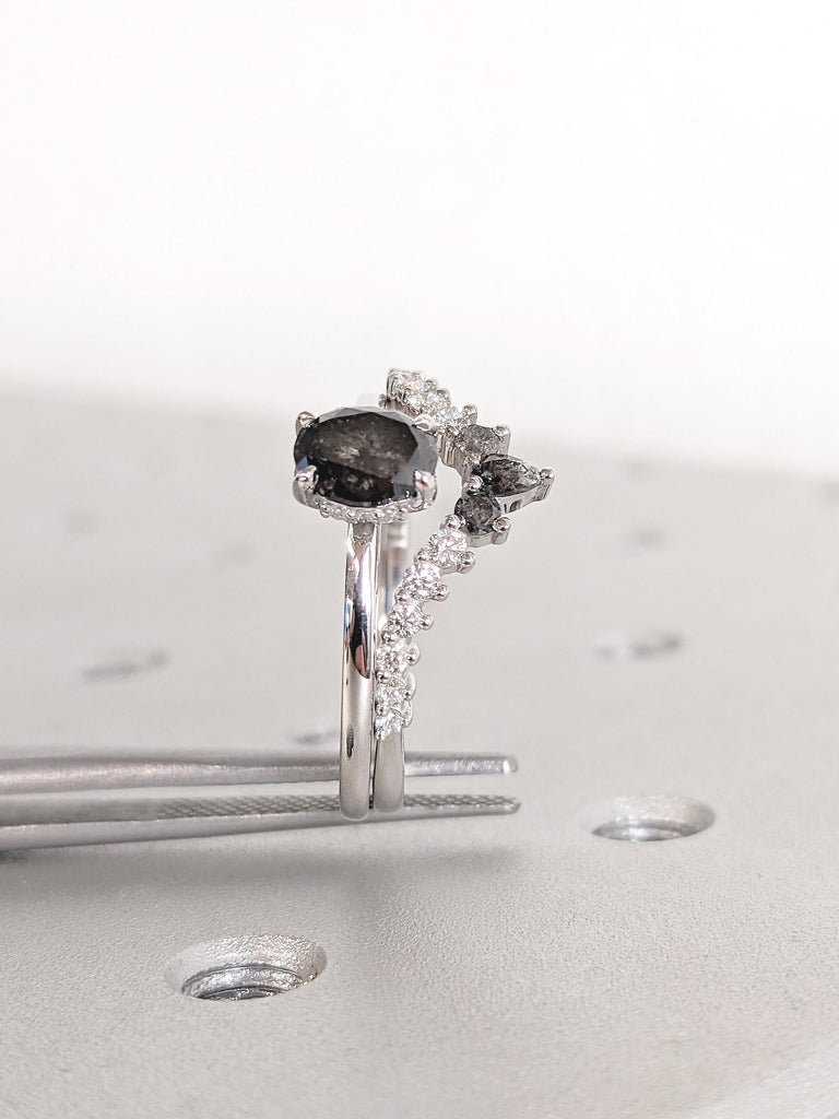 Vintage Salt and Pepper Diamond Ring, 18k/14k Gold Ring Set, Moissanite and Diamond Engagement Ring, Wedding Anniversary Ring, Oval Cut Ring