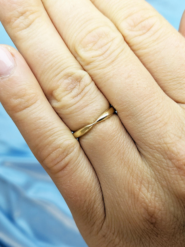 Women Wedding Band, 14k Solid Gold Ring, Pinched Wedding Ring, Matching Rings, Bow Tie Thin Wedding Band, Dainty Stacking Ring, Gift for Her