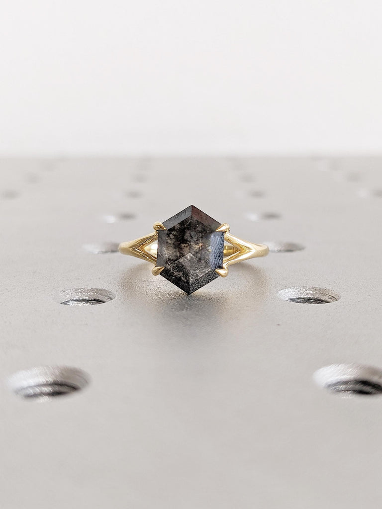 Split Shank Engagement Ring, Vintage Salt and Pepper Diamond Ring, 18k Solid Gold Ring, Hexagon Diamond Ring, Personalized Statement Ring
