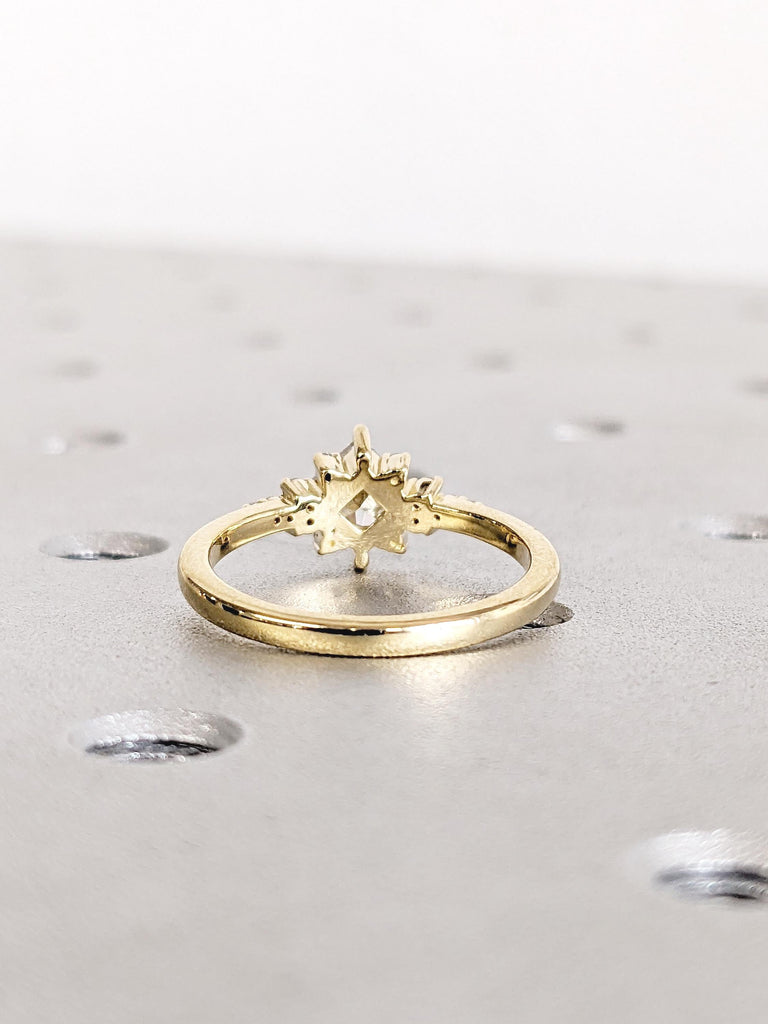 Lab Grown Diamond Engagement Ring, 14k Solid Gold Anniversary Ring, Princess Cut Ring, Unique Starburst Diamond Cluster Ring, Gift for Wife