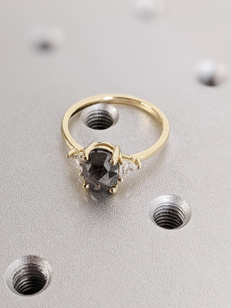 14K Solid Yellow Gold Raw Salt and Pepper Bridal Engagement Ring, Trillion Cut White Diamond Gold Band, Round Cut Salt & Pepper Wedding Ring