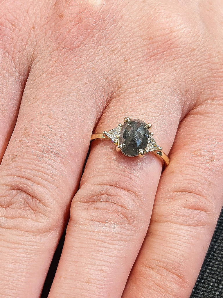 14K Solid Yellow Gold Raw Salt and Pepper Bridal Engagement Ring, Trillion Cut White Diamond Gold Band, Round Cut Salt & Pepper Wedding Ring