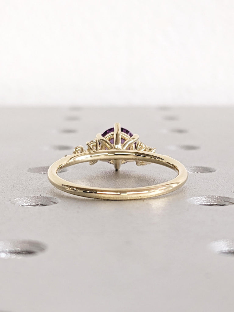 Vintage Round Alexandrite Engagement Ring, 14K Solid Gold Ring, Unique Snowdrift Diamond Cluster Promise Ring, Art Deco Lab Alexandrite Ring