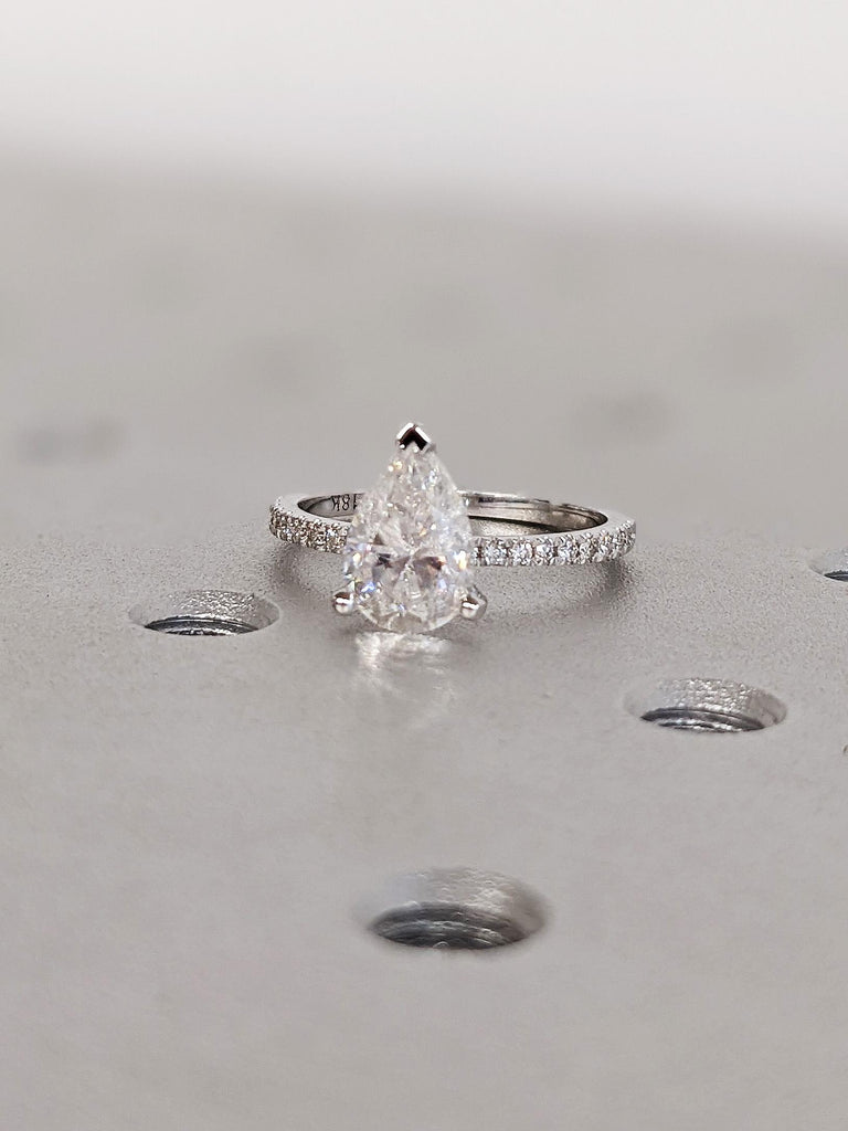 18K White Gold Vintage Lab Grown Diamond Engagement Ring, Pear Cut Diamond Pavé Wedding Band, Bridal Jewelry