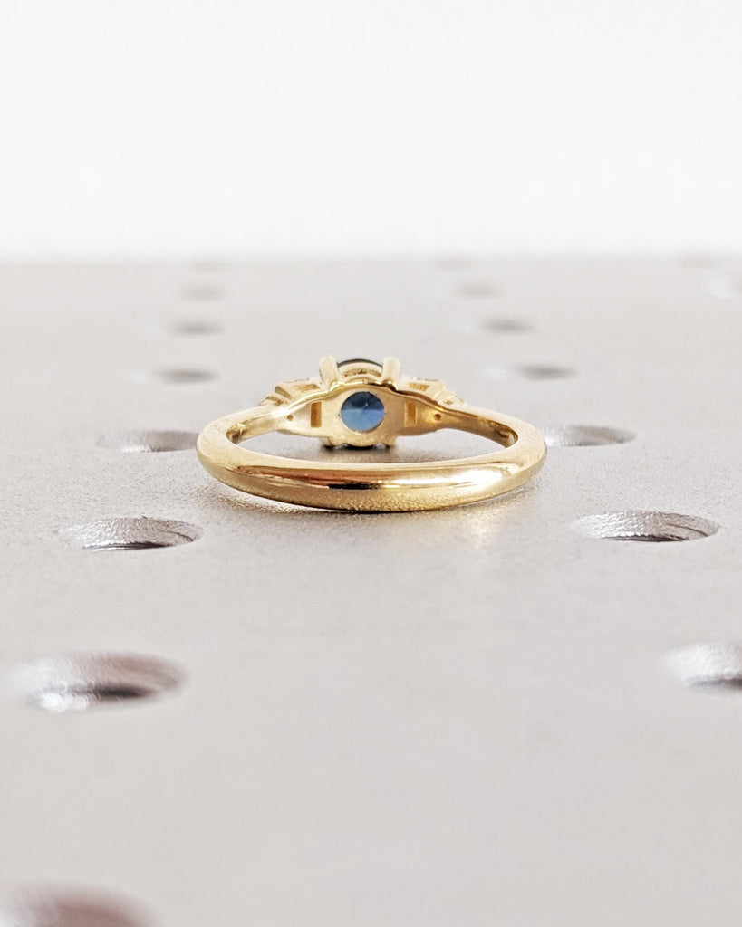 Petite Round cut Engagement Ring | 18k Gold Natural Sapphire Ring | Green Sapphire Gemstone Wedding Ring for Her | Dainty Minimalist Jewelry